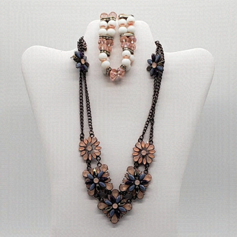Vintage Costume Jewelry Cluster Floral Pink Blue Necklace Earring & Bracelet Set